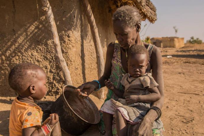 非洲妇孺 粮食 贫穷 人道危机