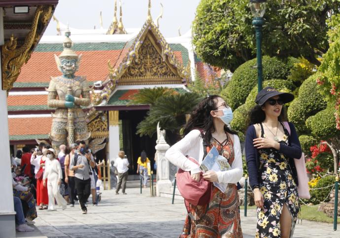 泰国 曼谷 中国游客 翡翠佛寺