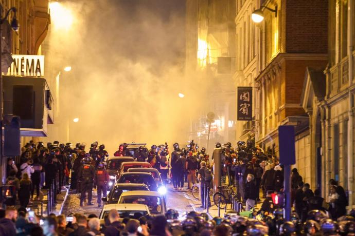 法国反警暴示威