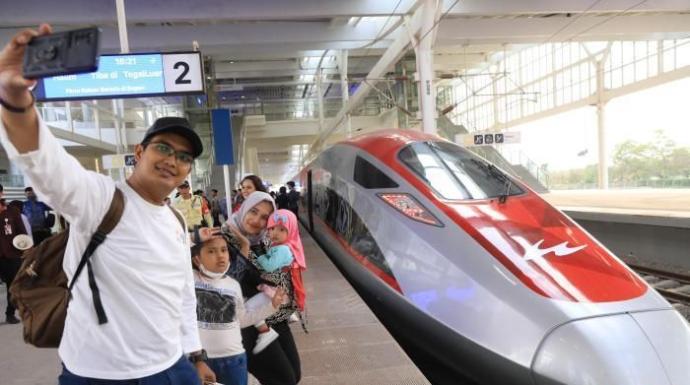 印尼雅万高铁正式开通运营