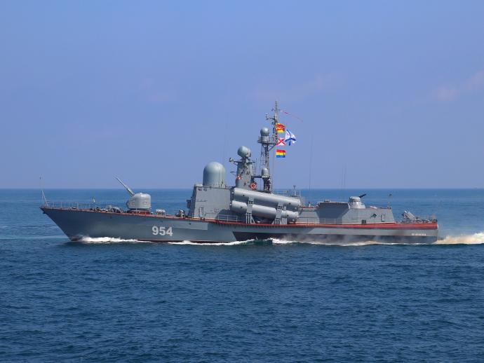 乌军击沉俄护卫舰 