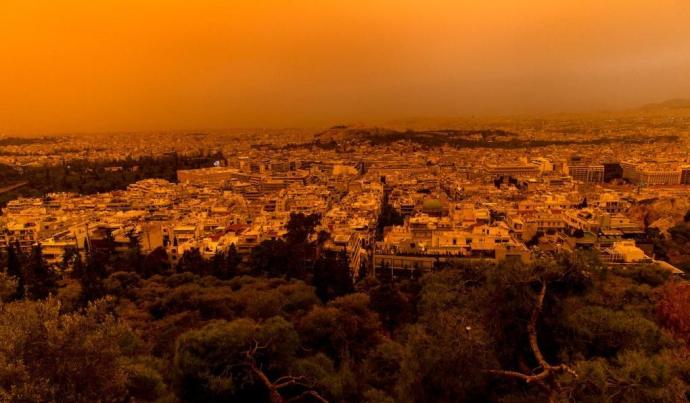 撒哈拉沙漠沙尘暴来袭 雅典天空橘到像在火星