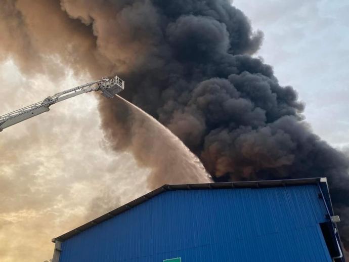 武吉那纳废料处理中心发生大火