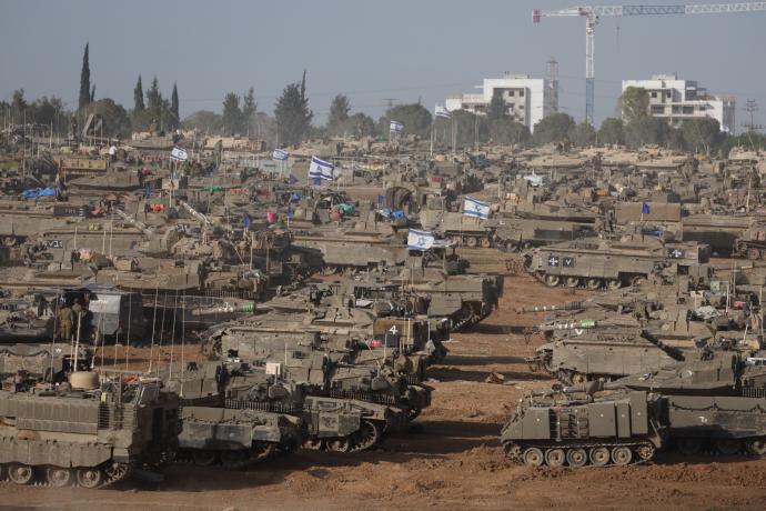 以巴冲突 以色列坦克和装甲车在以色列南部