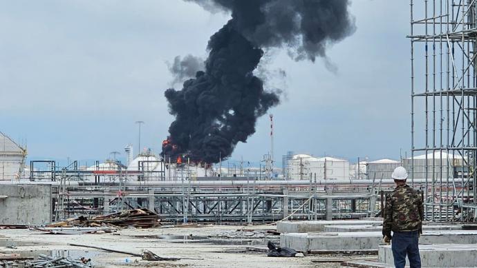 泰国储油设施大火