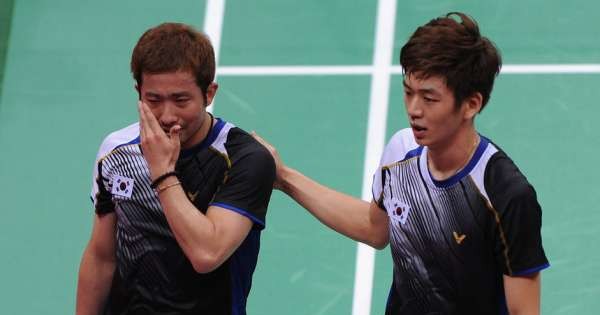韩羽毛球名将郑在成（左）生前带着无缘世界冠军的遗憾退出了国际赛场。