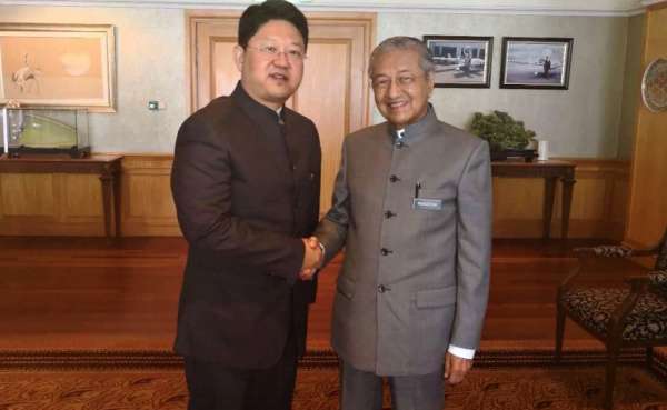 白天指出，相信在马哈迪首相任内，中马关系将迈上新台阶。