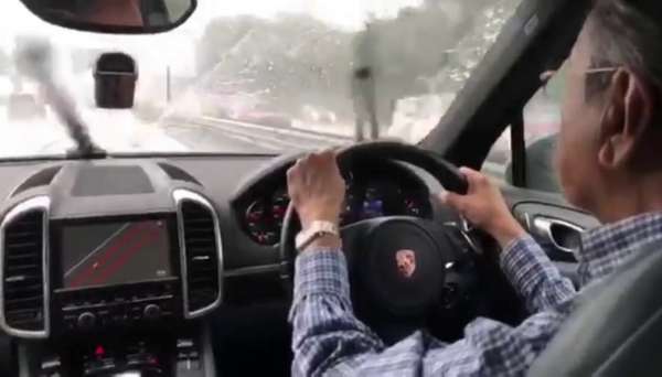 马哈迪在短片中透露本身的兴趣是驾驶，但一般只会在周末开车出游。（档案照）