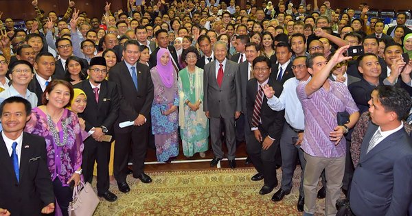马哈迪出席了与居留印尼的大马人的交流会。