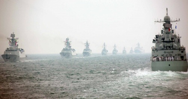 蔡英文今年4月出访时，中国解放军也在台海水域举行军演。