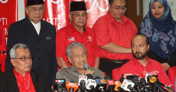 马哈迪主持土著团结党最高理事会会议