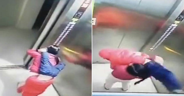 母亲在电梯内倒吊6岁儿子甩动，希望解除窒息。