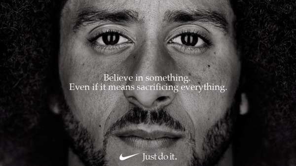 卡普尼克拍的Nike广告写着“坚守信念，不惜牺牲所有”。（图取自Nike）