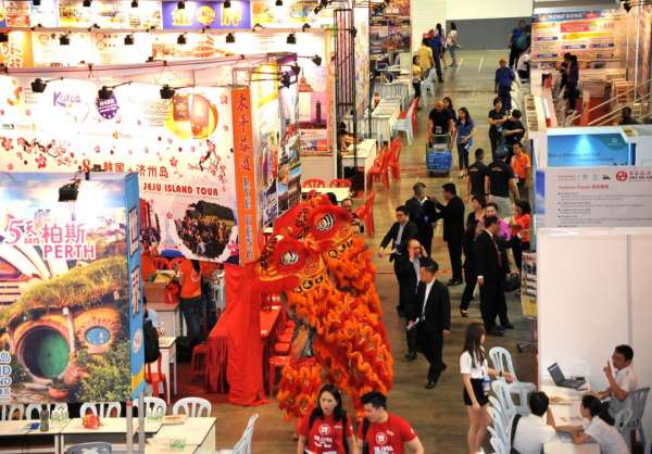 今年第一场的第9届马来西亚国际旅游展在农历新年过后在槟城国际地下会展中心引爆，在醒狮团的助兴下开幕，气势蓬勃，场面热闹。
