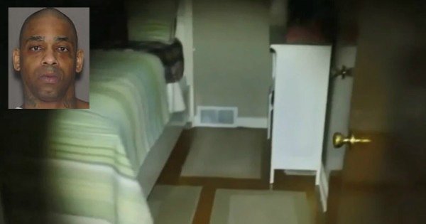 美国黑人男子李欧纳德被发现赤裸藏在一名未成年少女房间衣柜里，将被控诱奸未成年者罪名。