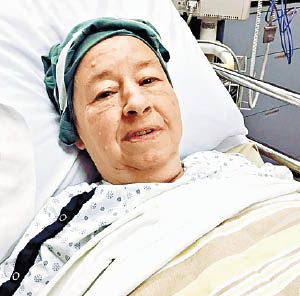 加拿大老妇理查德6月出现紧急状况，但因医院人手不足而被迫等候多时，结果不治身亡。