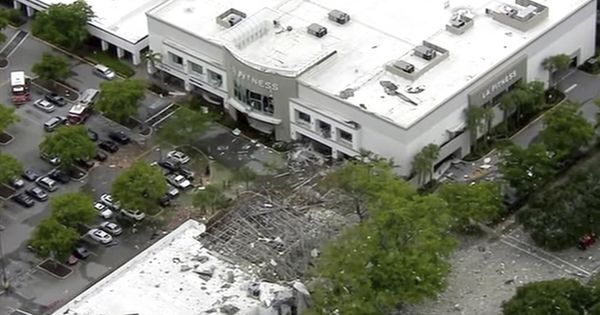佛州普兰泰申市的喷泉广场购物中心，上星期六突发气爆，已知造成23人受伤。（美联社）