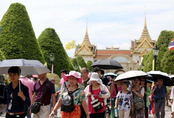 泰国今年第3次延长中国和印度游客免费落地签证，至明年4月30日。