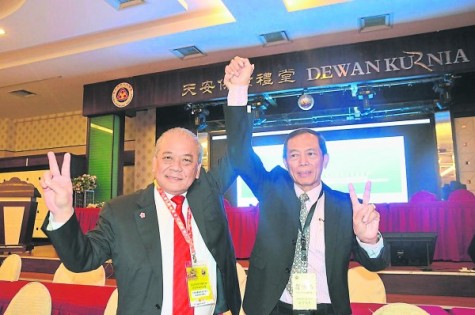 沙巴的丹斯里吴添泉（左）和隆雪的拿督翁清玉，分别仅以5票和1票之差惊险胜出。