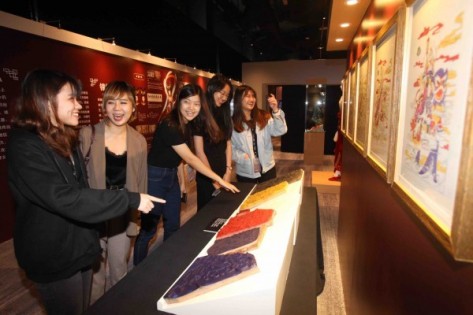 中国数字文旅产品技术展示全方位介绍马中文化，吸引观展者驻步观赏。