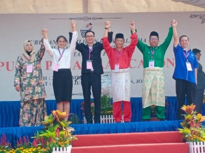 6名候选人顺利提名：法丽达(左起)、温蒂、洪俊禄、卡敏、峇鲁希山、黄日升。
