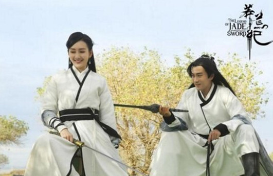 王鸥（左）与刘恺威多次合作电视剧，相处时间比正牌妻子杨幂还长。