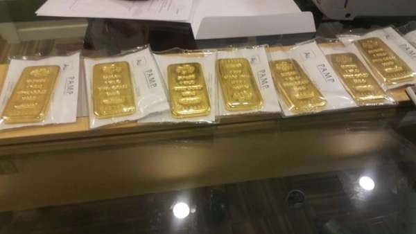 反贪会在银行保险箱起获重约8公斤，市值约160万令吉的黄金。 