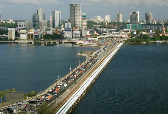 从2月15日开始，所有外国注册车辆从兀兰关卡或大士第二通道关卡进入新加坡时，都必须支付6元4角（约20令吉）的过路费。