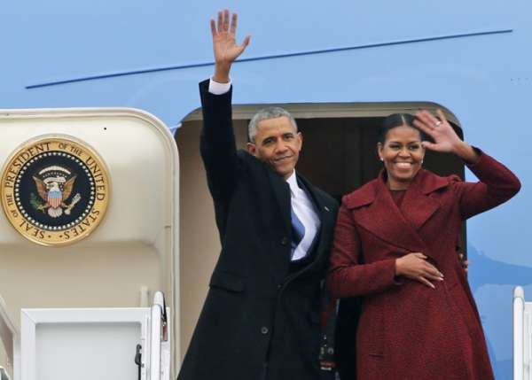 奥巴马夫妇正式告别华盛顿。