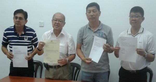 林敬贤（左起）、沈同钦、吴良山和陈仲祥，宣布即日起退出民主行动党。