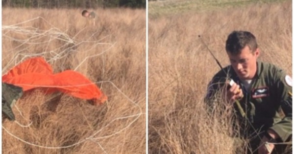 网传照片显示，机师以降落伞弹出后，安全降落至一处草地上。（互联网图片）