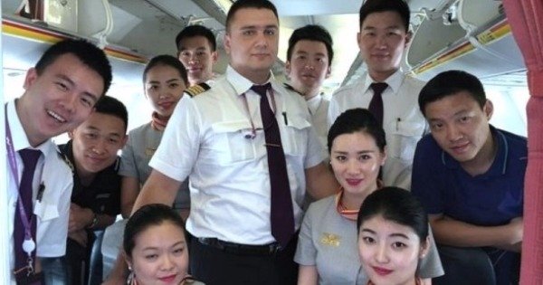 俄罗斯机师近年纷纷赴华工作。图中为新疆航空的俄籍机长。（网上资料图片）
