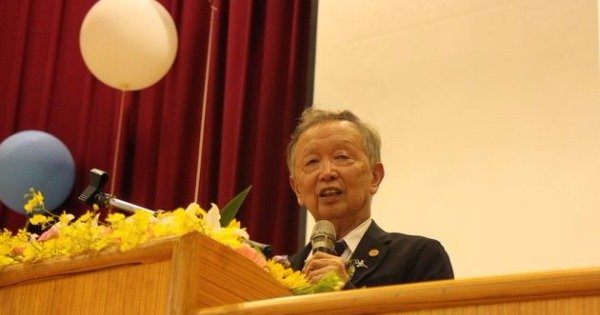 李家同应邀出席金门大学的毕业典礼并致词。