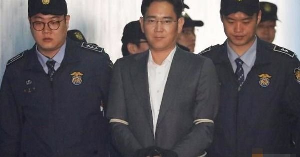 韩国特检组在终审中请求法院对李在镕判处有期徒刑12年。