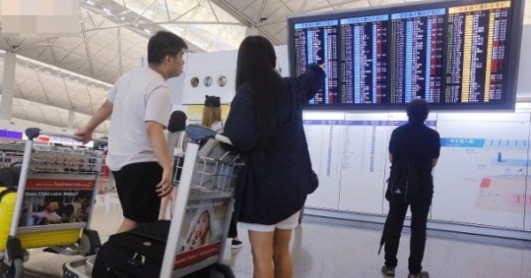 台风“天鸽”来袭，香港机场大批航班延误及取消。（网络图）