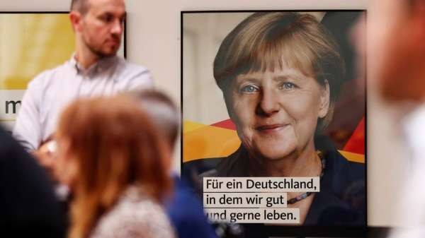 德国基民党竞选海报以总理默克尔为主角。（路透社）