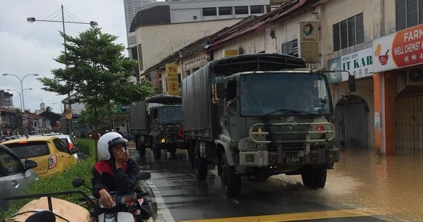 在槟州政府与中央政府协调下，军方今日派出军队前往灾区支援。