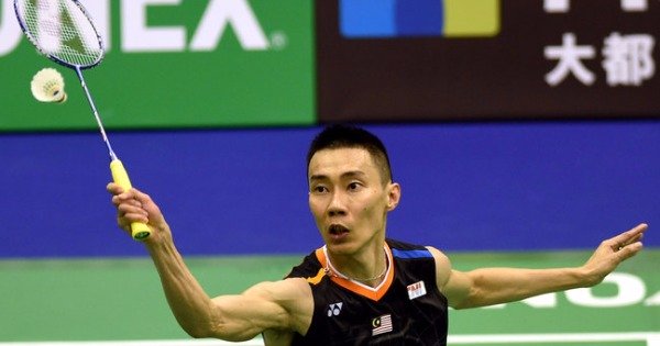 大马男单一哥李宗伟2比1苦胜香港“克星”魏楠，挺进香港羽毛球公开赛8强。