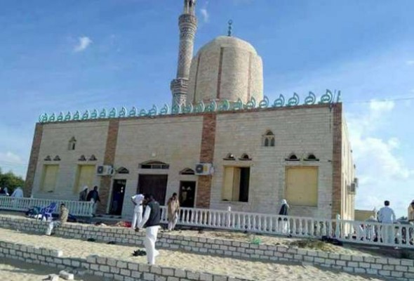 埃及北西奈省阿里什市以西40公里处一座回教堂遭枪手袭击，至少造成184人身亡。（网络图）
