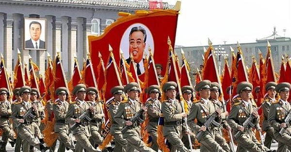 韩联社报道指出，朝鲜拟在平昌冬奥开幕前夕盛大举行阅兵活动。（档案照）