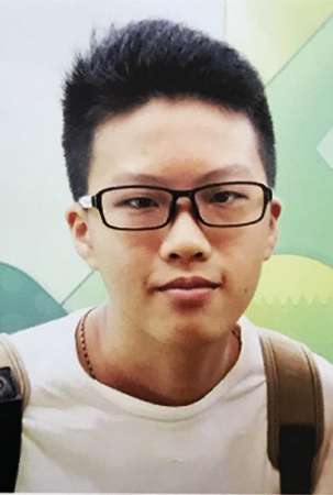 不幸坠楼身亡的16岁少年吴俊辉。