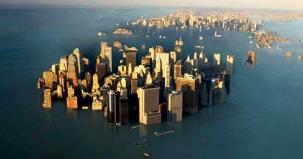 全球海平面上升每年都在恶化，直到本世纪末的2100年，海平面将上升65公分，到时沿岸城市可能被会被淹没。图为示意图，模拟纽约曼哈顿被淹没画面。（网路图）