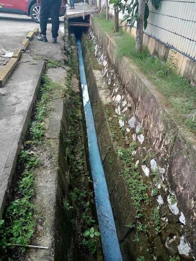 废水排沟渠