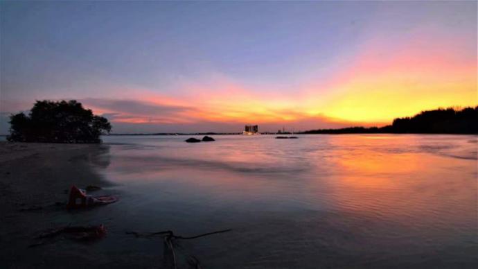 Tanjung Tembling海边是东海岸唯一可观赏日落的海边。 