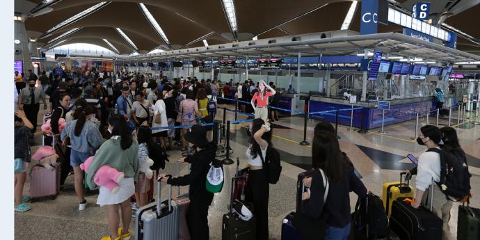 KLIA 旅马中国人回乡过年 吉隆坡国际机场 中国游客