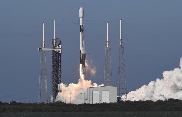 SpaceX成功发射印尼通信卫星