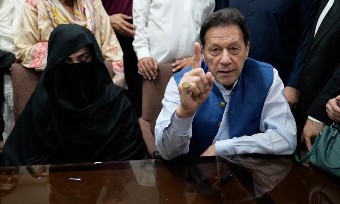 巴基斯坦前总理夫妇被控“非法婚姻”
