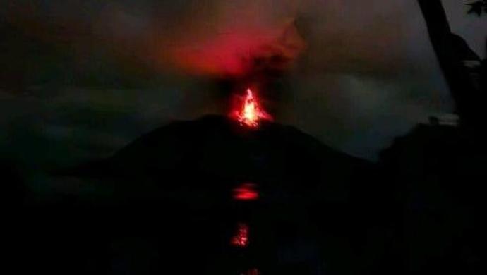 印尼鲁昂火山