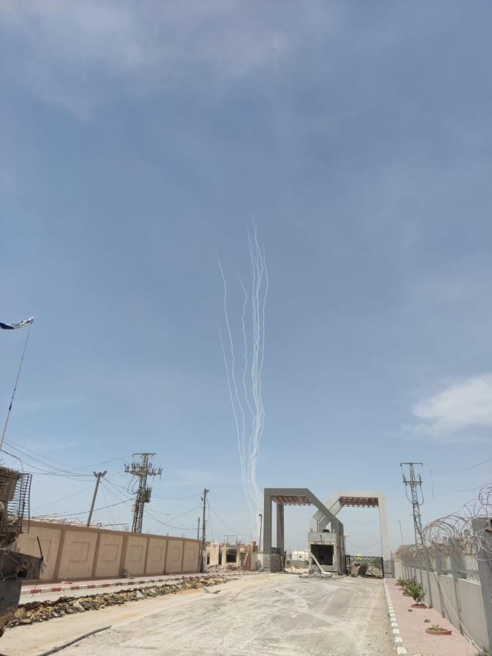 加沙拉法火箭弹射向以色列中部（以色列军方X平台）