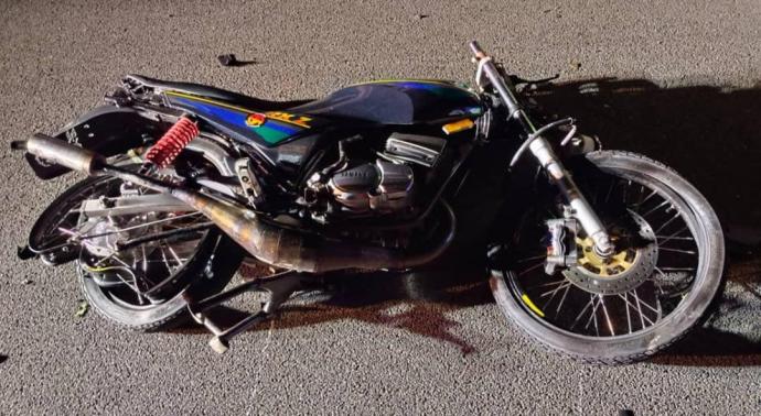 摩托车撞轮胎碎片 酿1死4伤